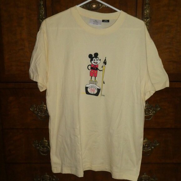 Disney Mickey Mouse Artist Series Medium T -Shirt - Picture 1 of 7